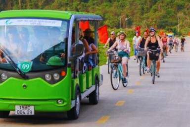 Hanoi - Hai Phong - Lan Ha bay - Ao Ech (L, D)